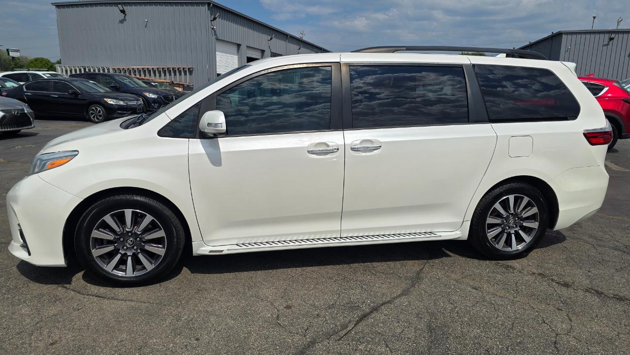 Toyota Sienna Limited Premium 7-Passenger 2019