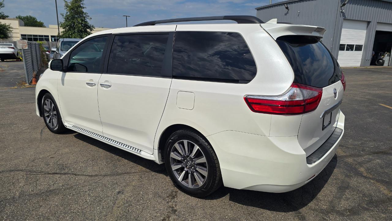 Toyota Sienna Limited Premium 7-Passenger 2019