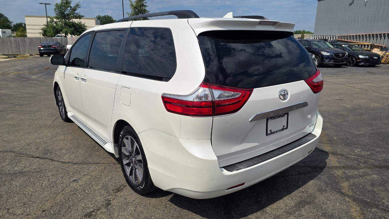 Toyota Sienna Limited Premium 7-Passenger 2019