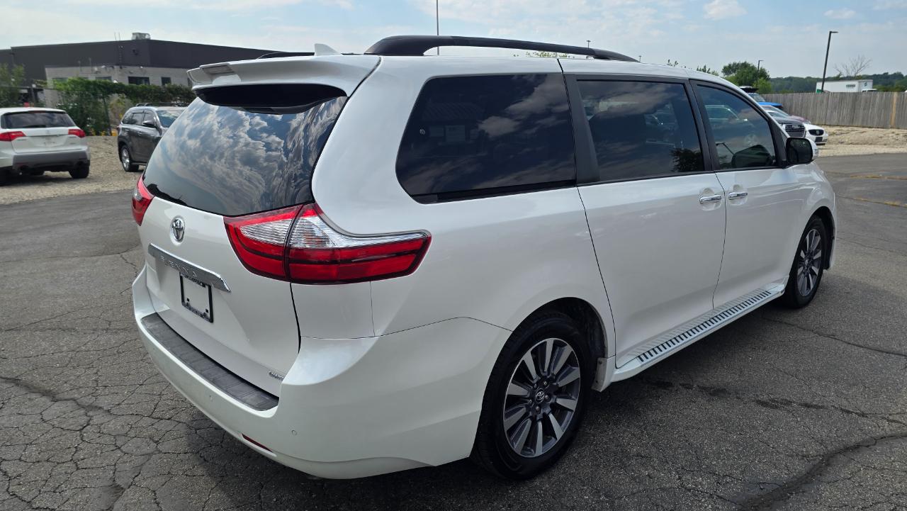 Toyota Sienna Limited Premium 7-Passenger 2019