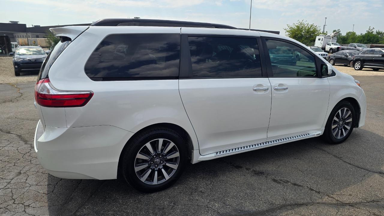 Toyota Sienna Limited Premium 7-Passenger 2019