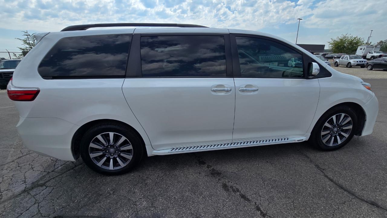 Toyota Sienna Limited Premium 7-Passenger 2019