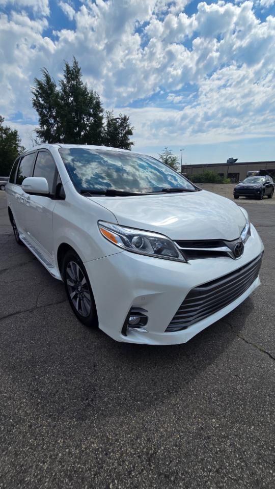 Toyota Sienna Limited Premium 7-Passenger 2019