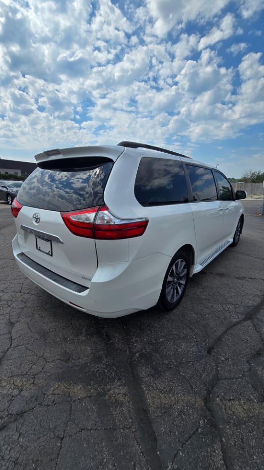 Toyota Sienna Limited Premium 7-Passenger 2019