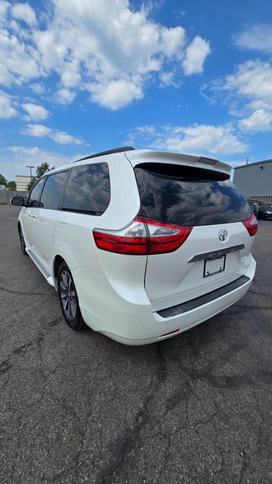 Toyota Sienna Limited Premium 7-Passenger 2019