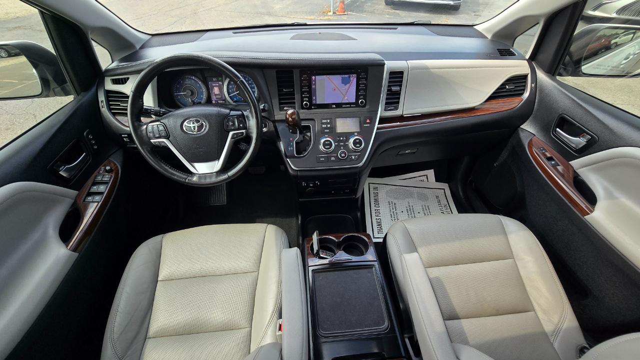 Toyota Sienna Limited Premium 7-Passenger 2019