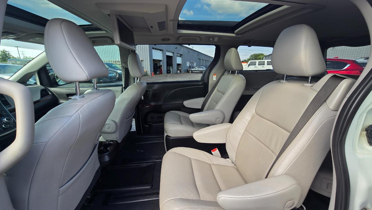 Toyota Sienna Limited Premium 7-Passenger 2019