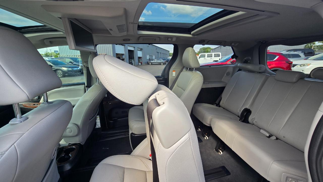 Toyota Sienna Limited Premium 7-Passenger 2019