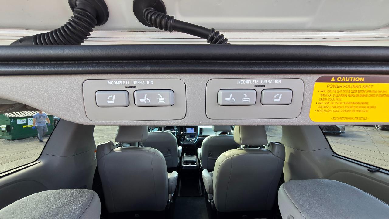 Toyota Sienna Limited Premium 7-Passenger 2019