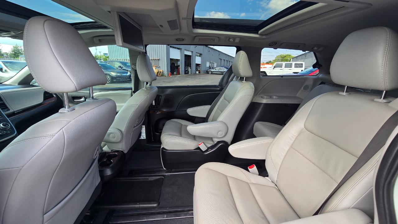 Toyota Sienna Limited Premium 7-Passenger 2019