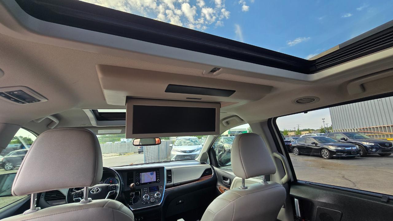 Toyota Sienna Limited Premium 7-Passenger 2019