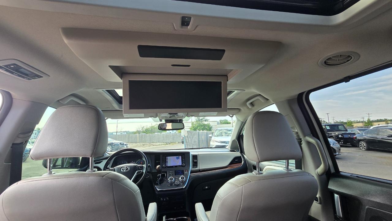 Toyota Sienna Limited Premium 7-Passenger 2019