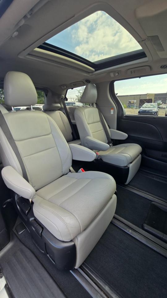 Toyota Sienna Limited Premium 7-Passenger 2019