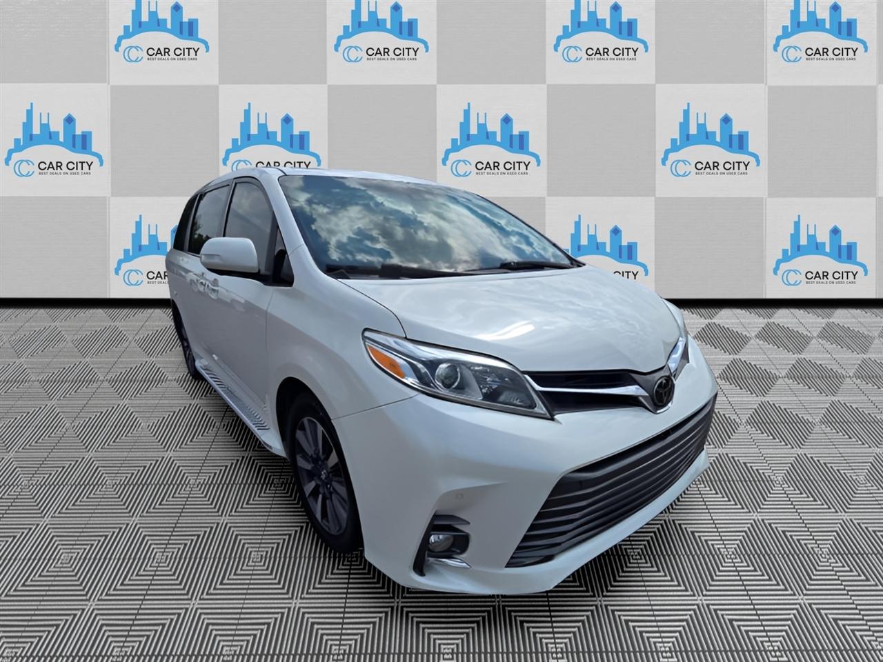 Toyota Sienna Limited Premium 7-Passenger 2019