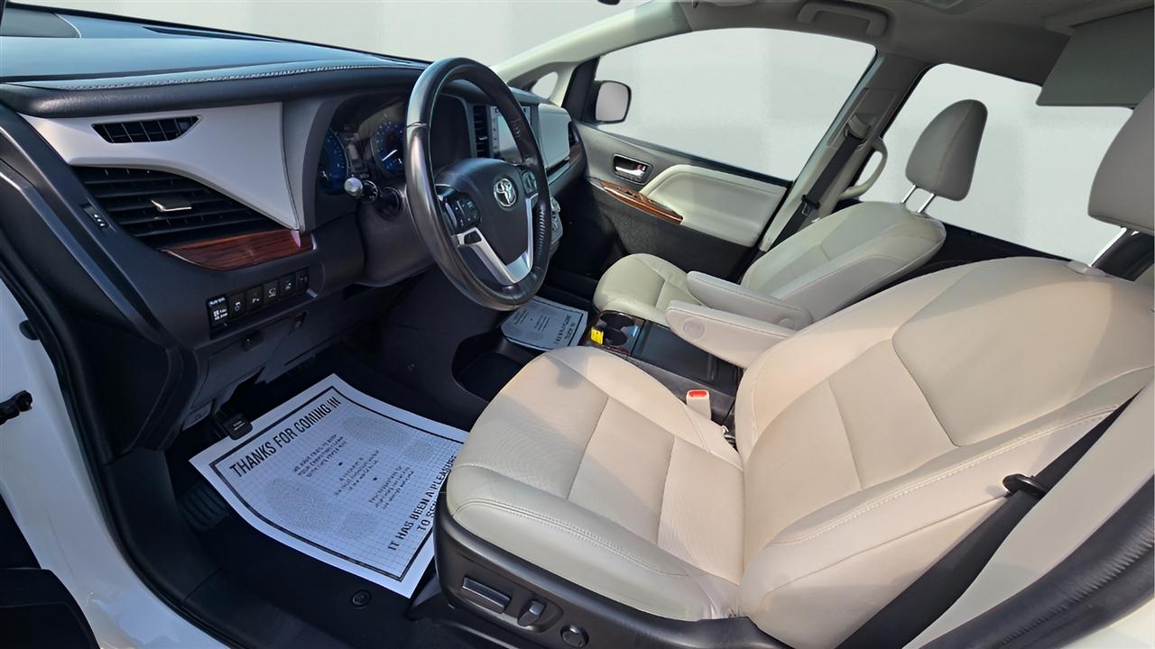 Toyota Sienna Limited Premium 7-Passenger 2019