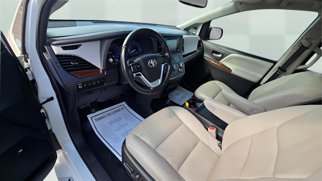 Toyota Sienna Limited Premium 7-Passenger 2019