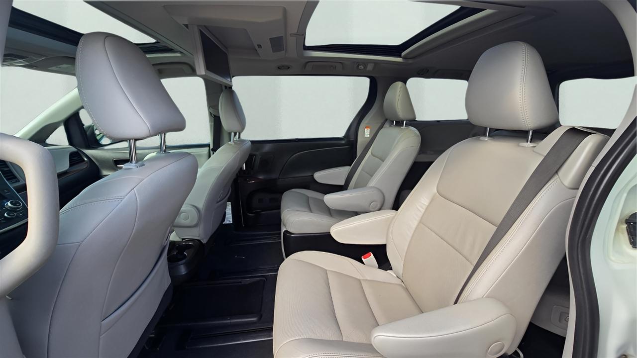 Toyota Sienna Limited Premium 7-Passenger 2019