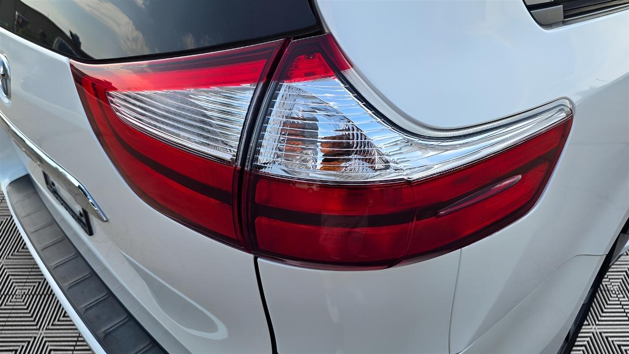 Toyota Sienna Limited Premium 7-Passenger 2019