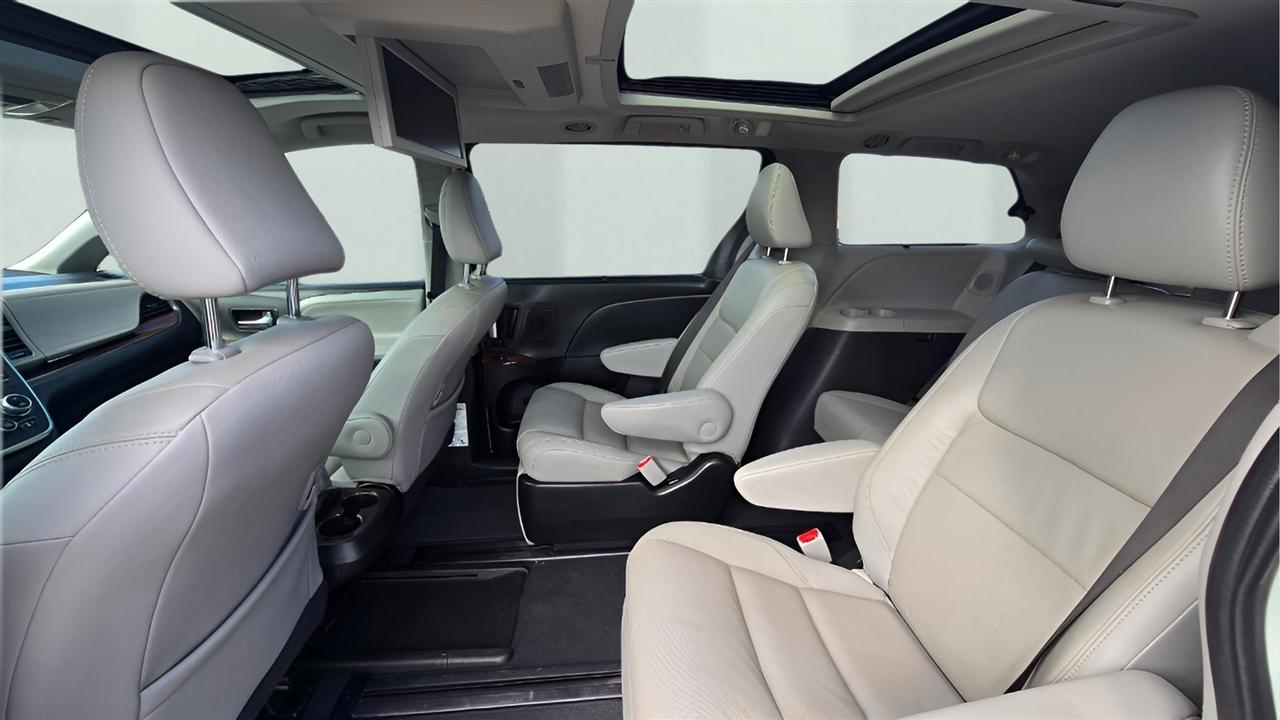 Toyota Sienna Limited Premium 7-Passenger 2019