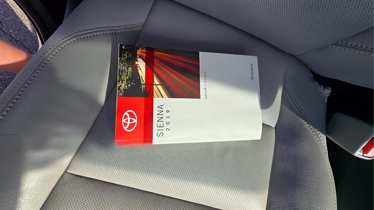 Toyota Sienna Limited Premium 7-Passenger 2019