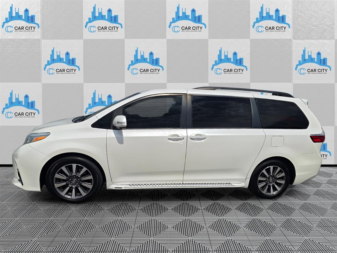 Toyota Sienna Limited Premium 7-Passenger 2019