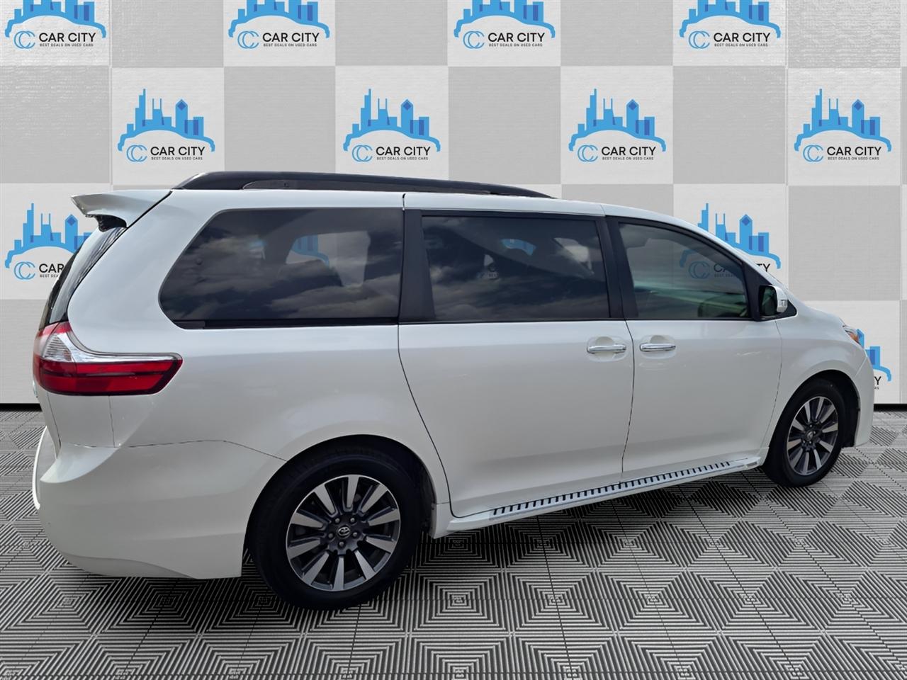 Toyota Sienna Limited Premium 7-Passenger 2019