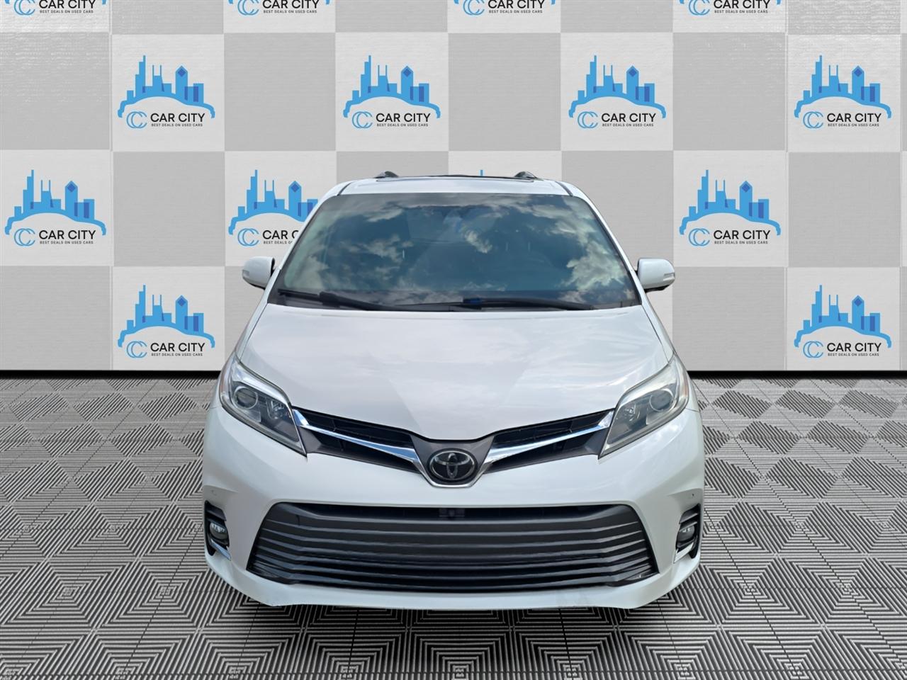 Toyota Sienna Limited Premium 7-Passenger 2019