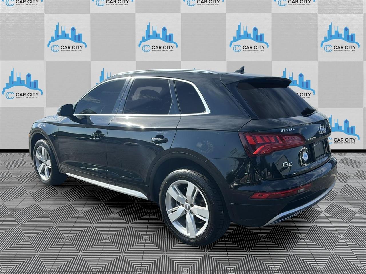 Audi Q5 2.0T Premium Plus quattro 2019