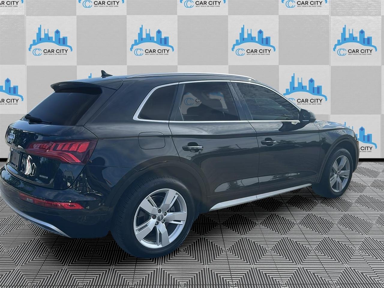 Audi Q5 2.0T Premium Plus quattro 2019