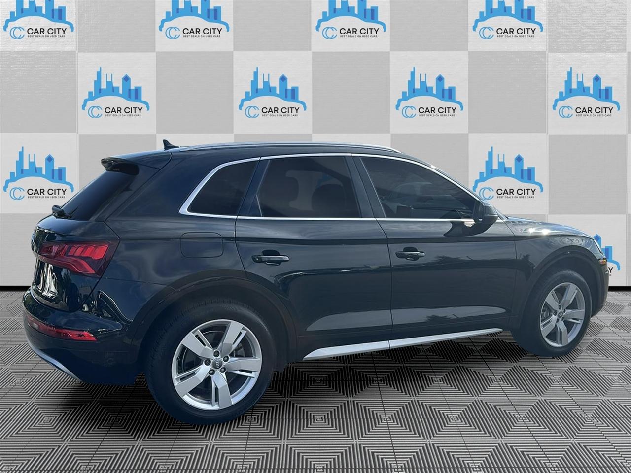 Audi Q5 2.0T Premium Plus quattro 2019