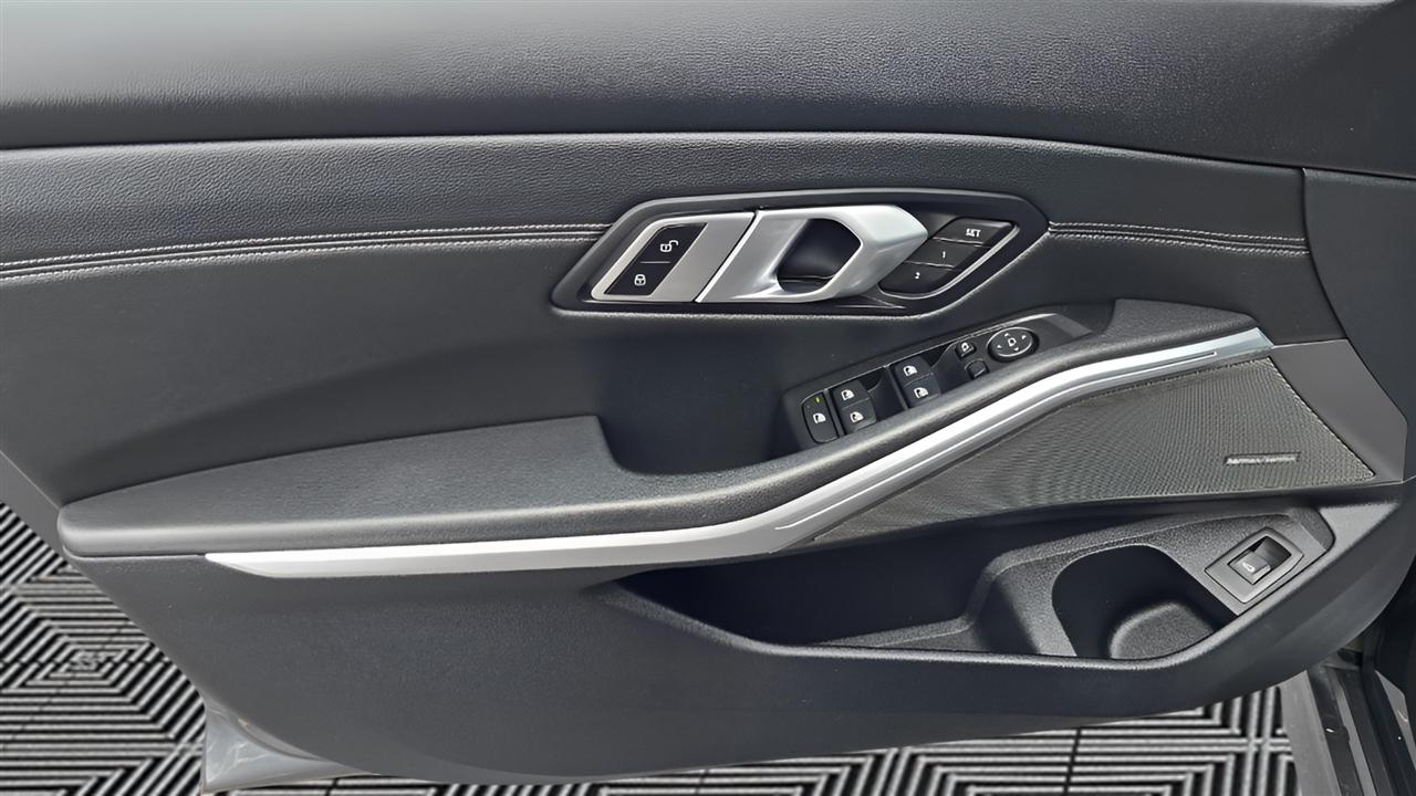 BMW 3-Series 330i xDrive 2019