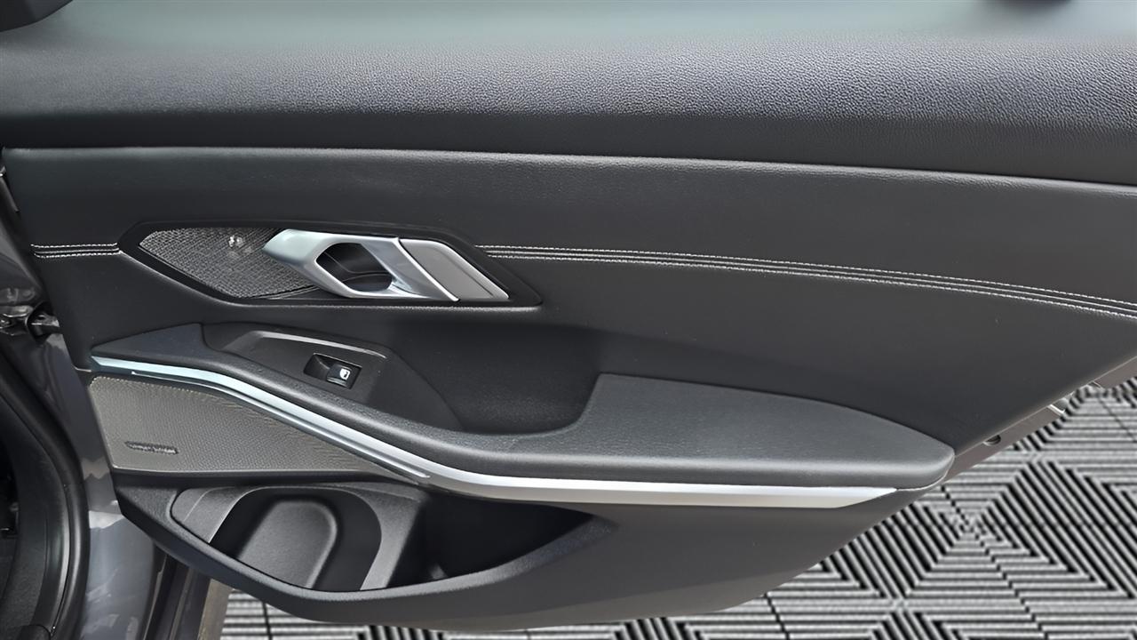 BMW 3-Series 330i xDrive 2019