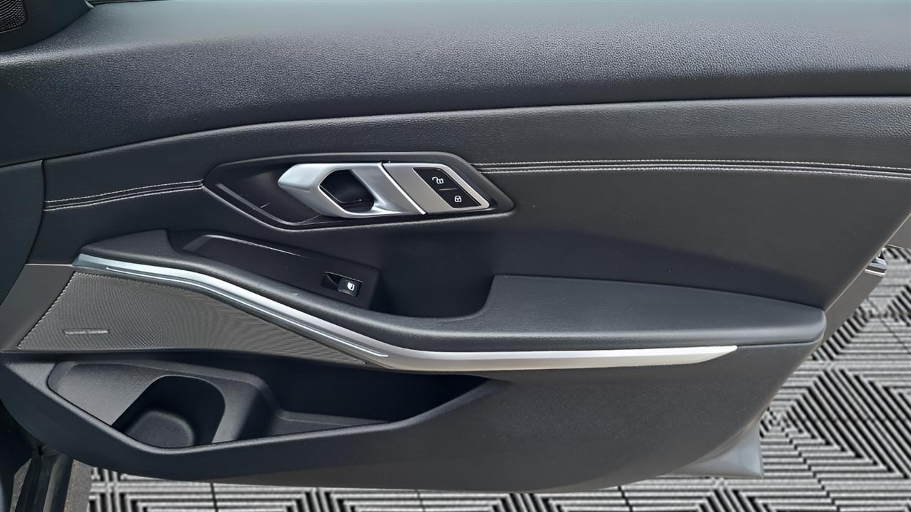 BMW 3-Series 330i xDrive 2019