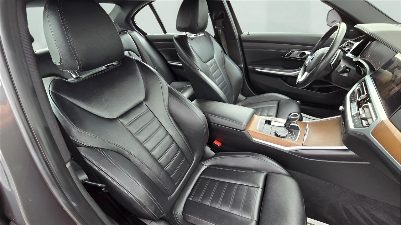 BMW 3-Series 330i xDrive 2019