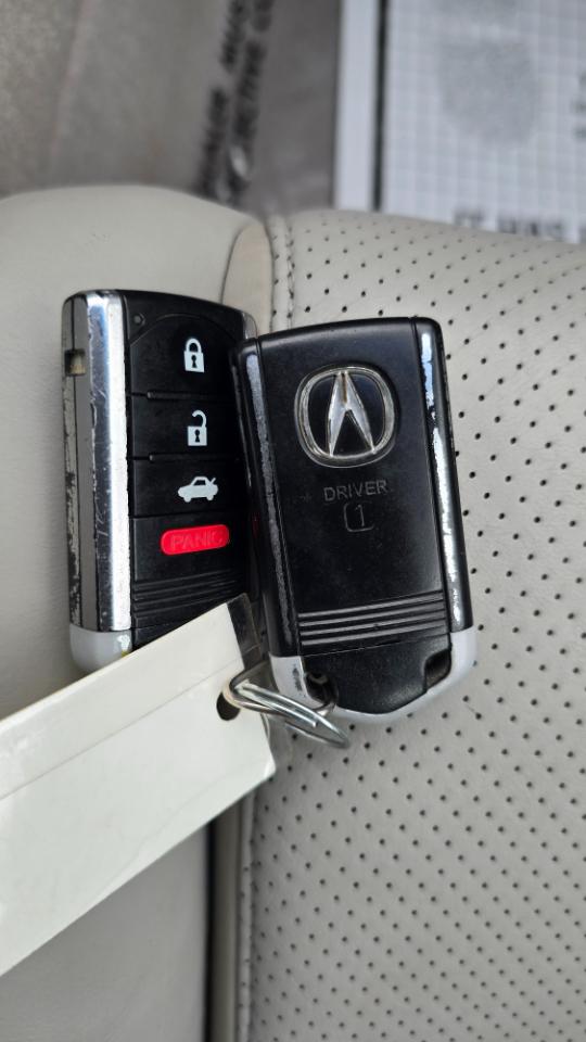 Acura TL 5-Speed AT with Tech Package 2010