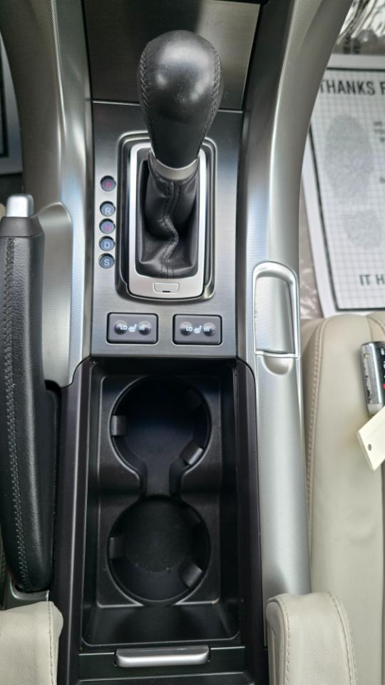 Acura TL 5-Speed AT with Tech Package 2010