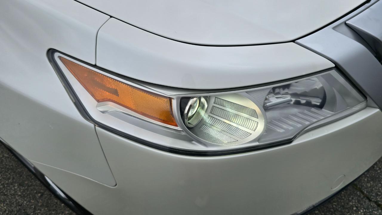 Acura TL 5-Speed AT with Tech Package 2010