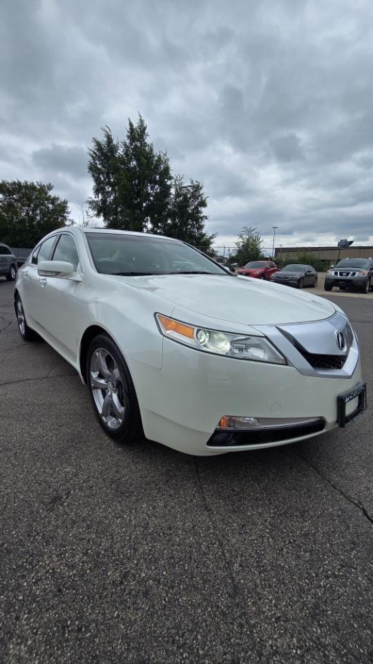 Acura TL 5-Speed AT with Tech Package 2010