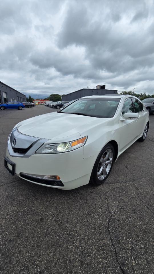 Acura TL 5-Speed AT with Tech Package 2010