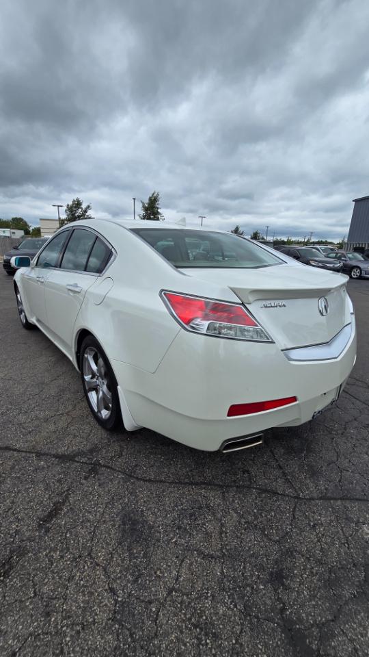 Acura TL 5-Speed AT with Tech Package 2010