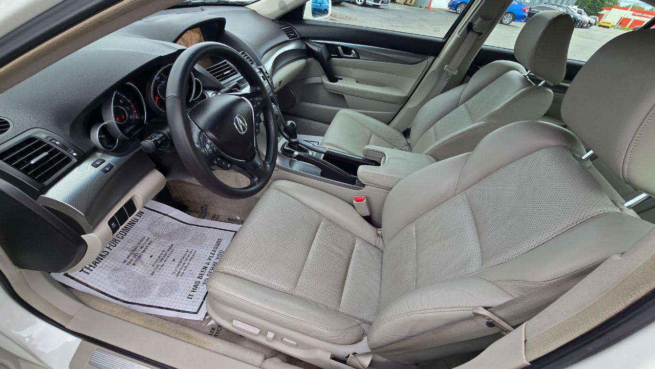 Acura TL 5-Speed AT with Tech Package 2010