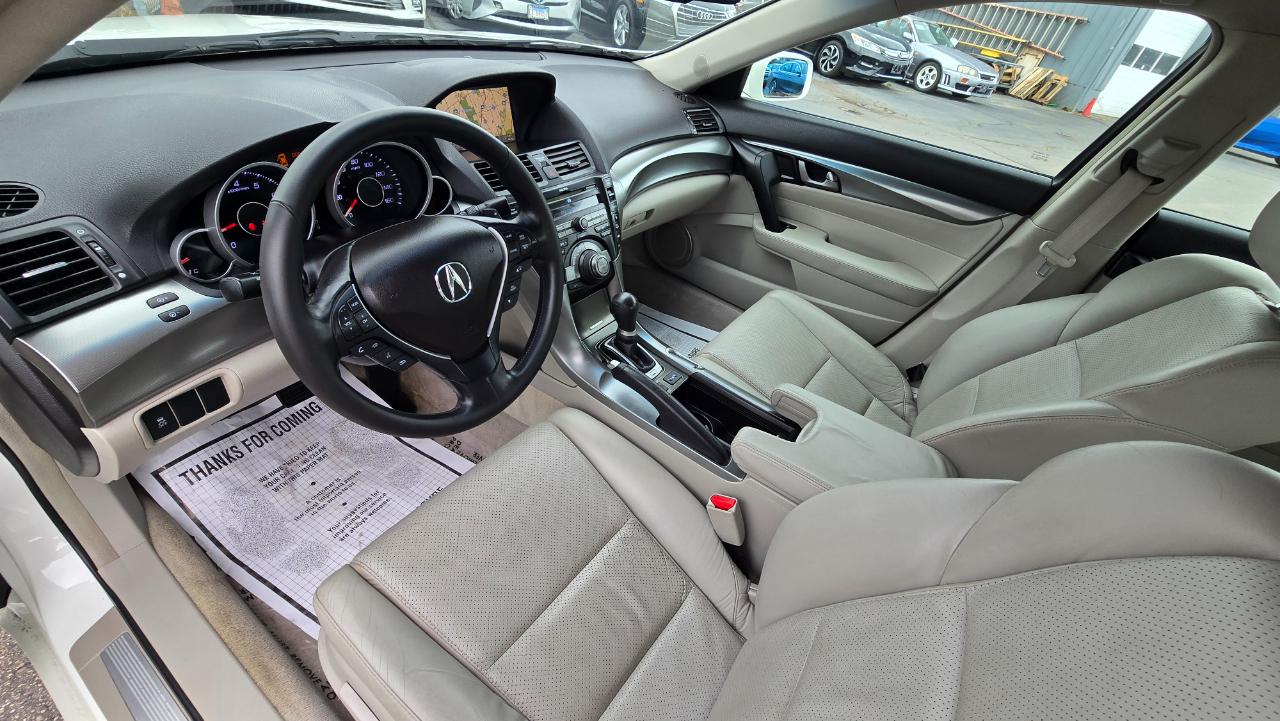 Acura TL 5-Speed AT with Tech Package 2010