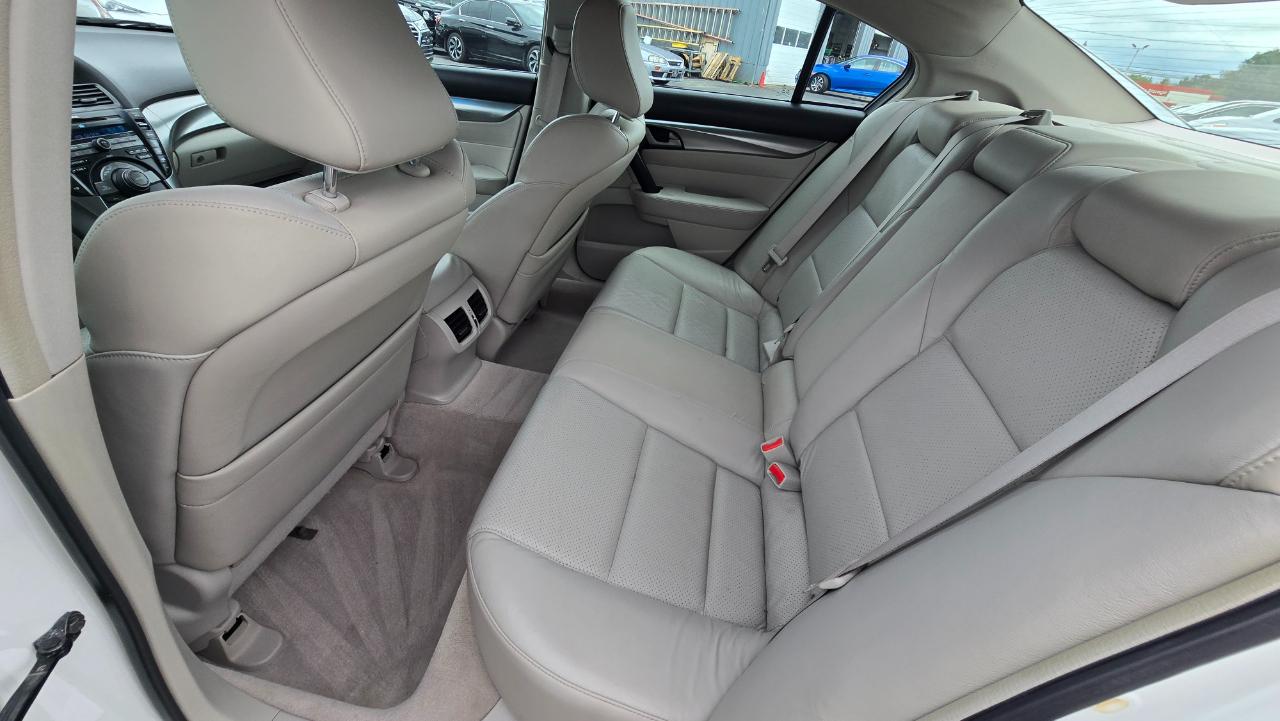 Acura TL 5-Speed AT with Tech Package 2010