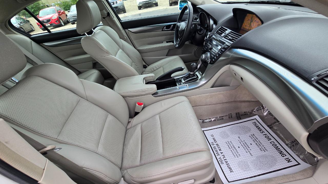 Acura TL 5-Speed AT with Tech Package 2010