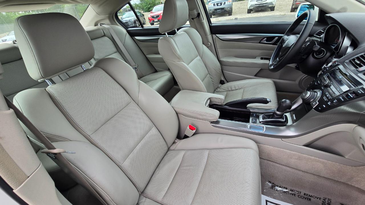 Acura TL 5-Speed AT with Tech Package 2010