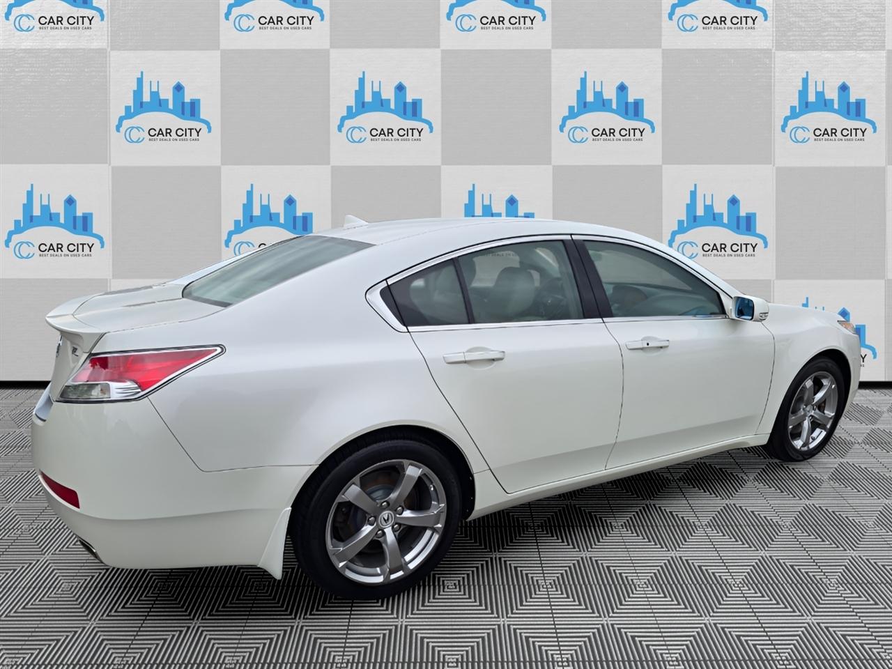 Acura TL 5-Speed AT with Tech Package 2010