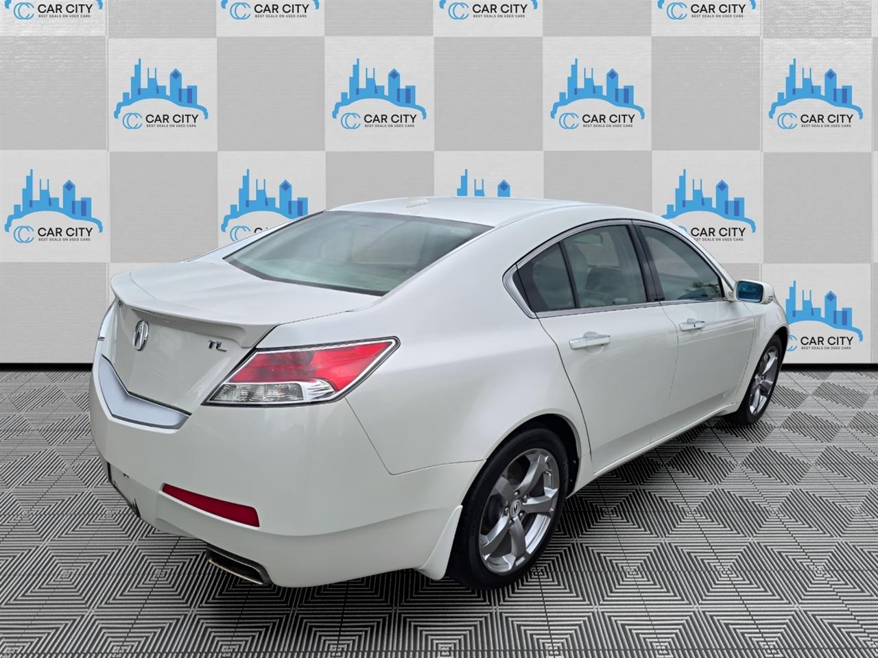 Acura TL 5-Speed AT with Tech Package 2010