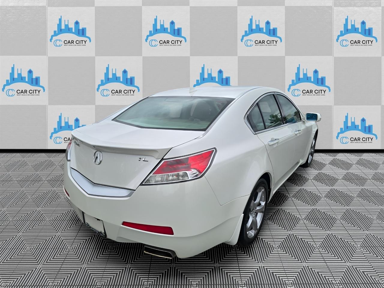 Acura TL 5-Speed AT with Tech Package 2010