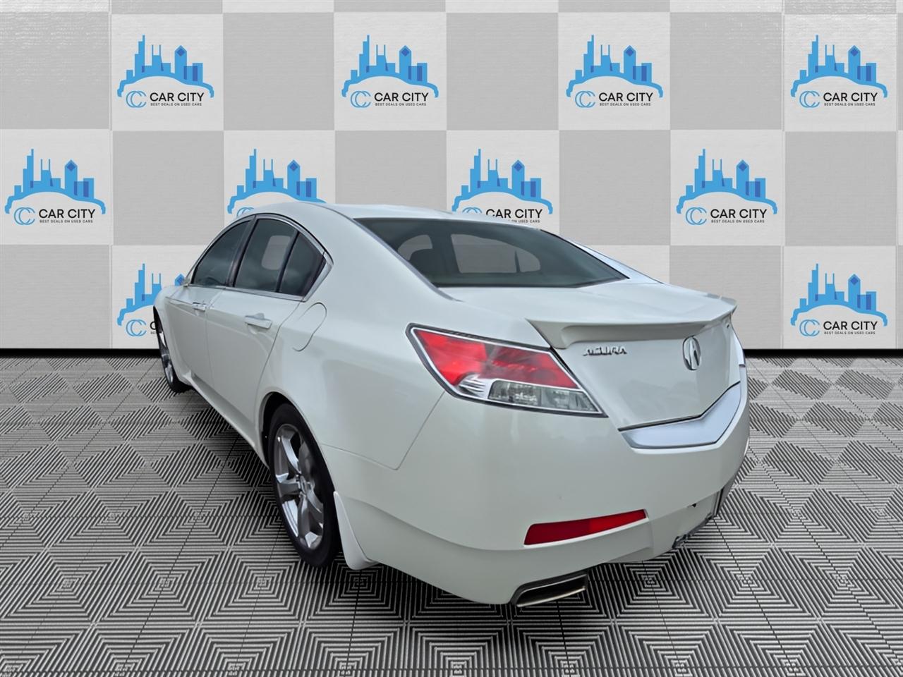 Acura TL 5-Speed AT with Tech Package 2010