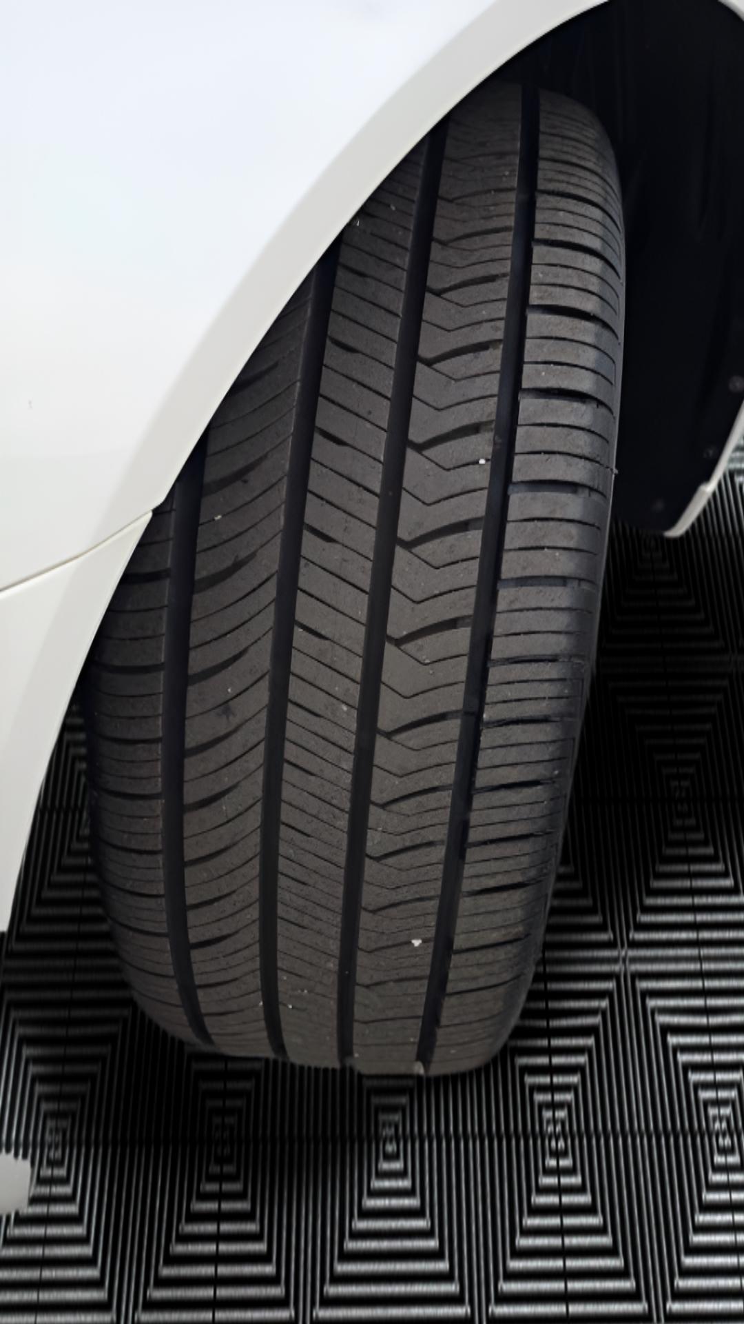 Acura TL 5-Speed AT with Tech Package 2010